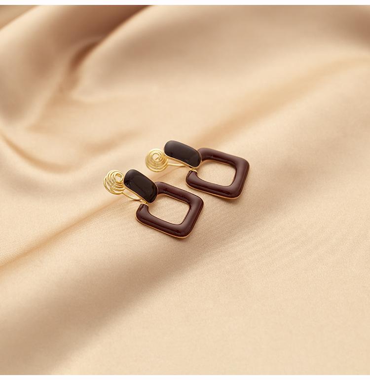

Enamel Glaze Retro Hollowed-out Geometric Square Mosquito Simple Fashionable Piercing Ear Clip for Women