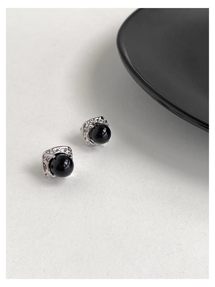 

DOUDOUSTORE black control original silver needle geometric texture square black agate stud earrings sweet and cool earrings