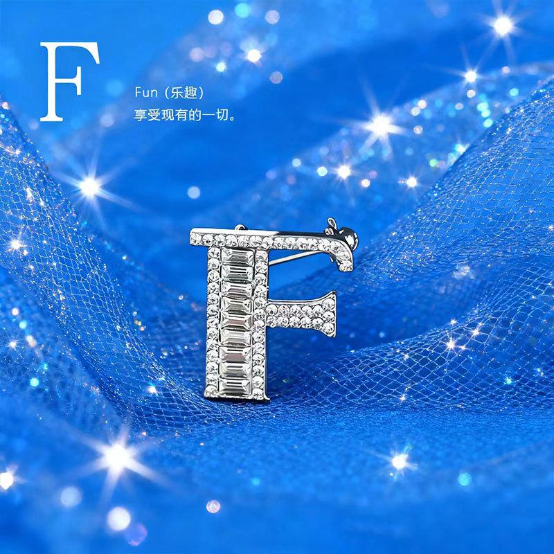 26 English Alphabet Brooches, Men'S And Women'S Suits, Collar Pins, Creative Brooches, Rhinestones, Crystal Anti-Light Pins