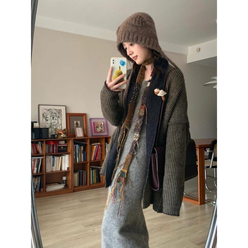 Gray Knitted Dress Women's Autumn and Winter New Round Neck Flared Sleeves Slim and Thin Bottom Dress