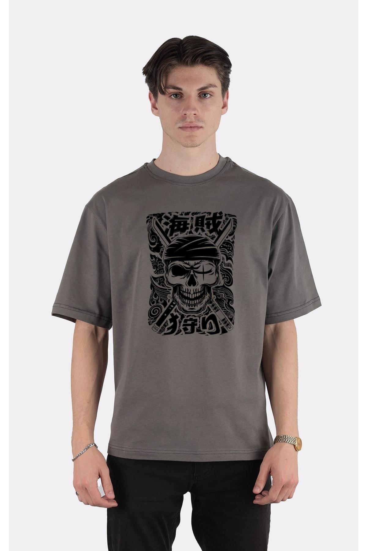 

Füme %100 Pamuk Bisiklet Yaka Oversize T-shirt One Eye Pirate Hunter