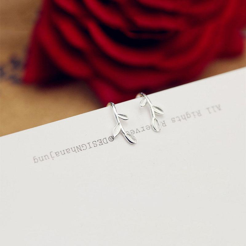 

Gold-Plated Sterling Silver Leaf Stud Earrings, Light Luxury Design - Women s Gift 925 Silver