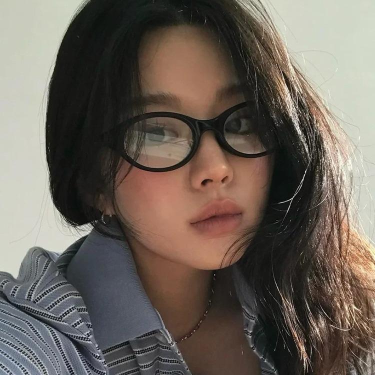 Black Frame Glasses Plain Artifact Temperament Nerd Small Frame Small Face Height Black Frame Female Myopia Can Be Matched