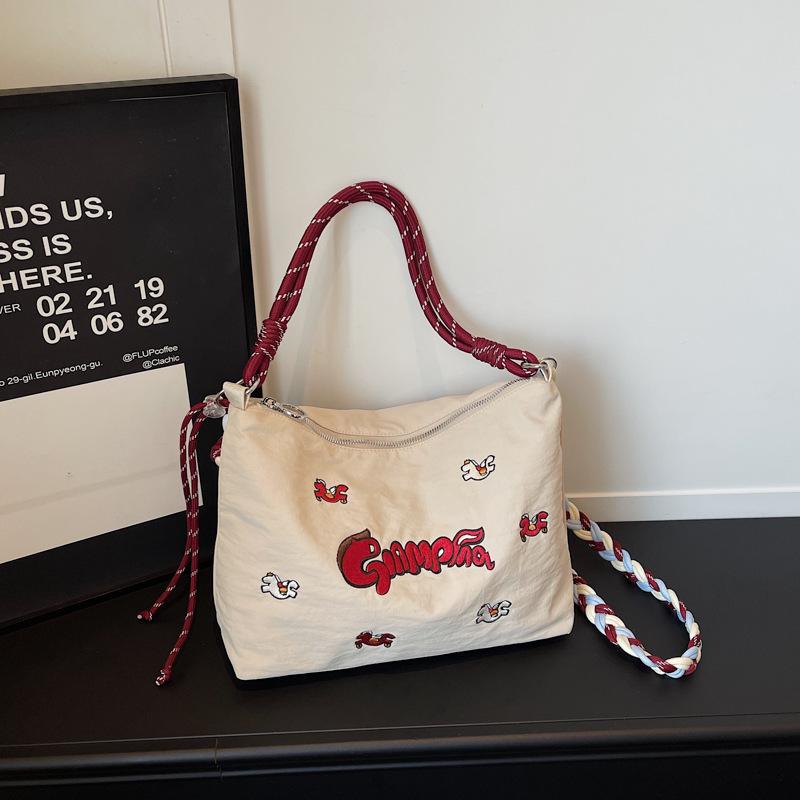 

2026 Cartoon Embroidery Lightweight Shoulder Tote - Niche Fashion Crossbody Bag for Women белый