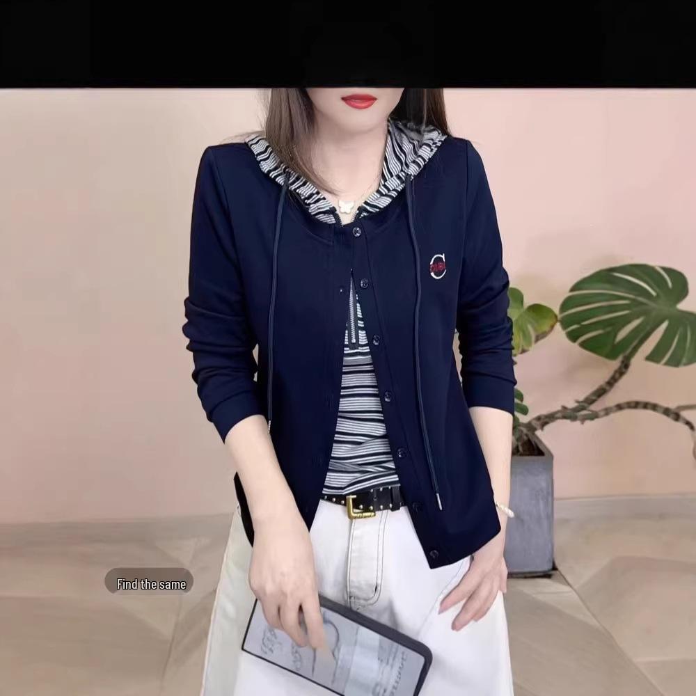 Autumn 2025 Stylish Striped Slimming Hoodie for Mother