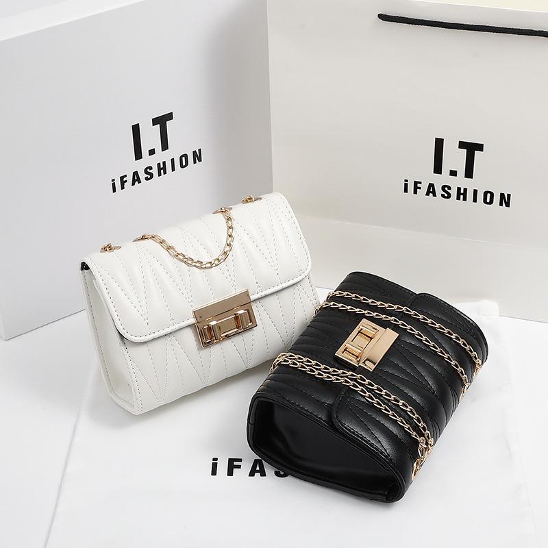 Trendy and Fashionable Single Shoulder Women's Bag Bag, Striped Tassel Lock Chain, Crossbody Small Square Bag.
