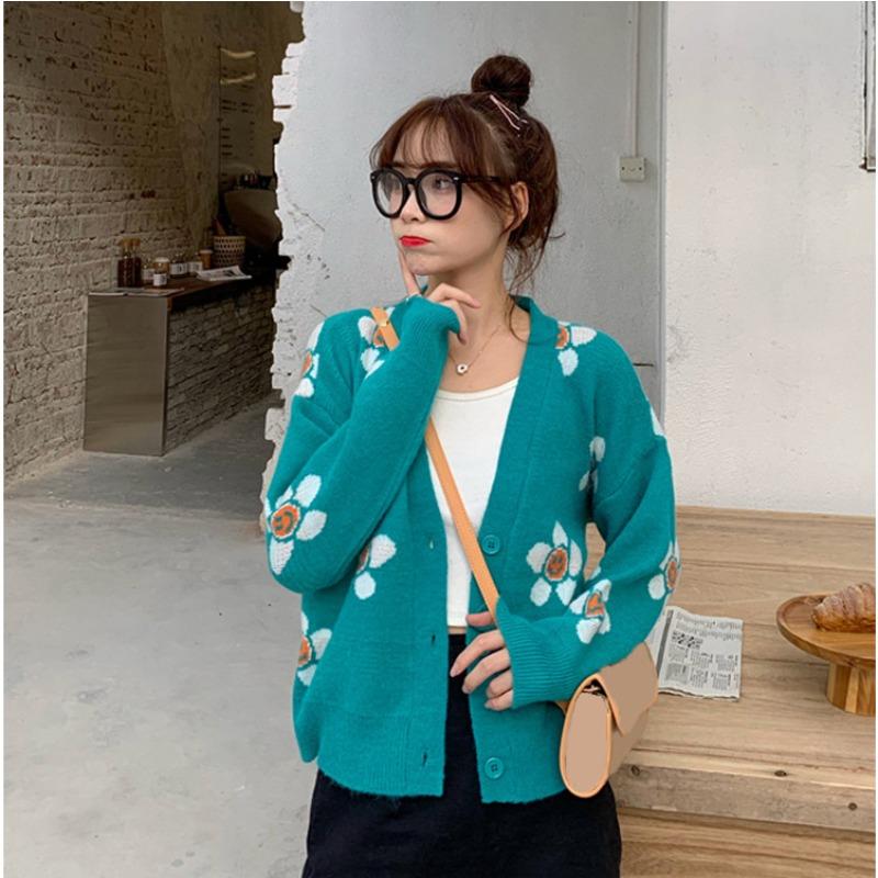 Spring and Autumn Women's College Style Flower Knitted Jacket Loose V-neck Autumn and Winter Thick Sweater Cardigan Women's Tops Short Section