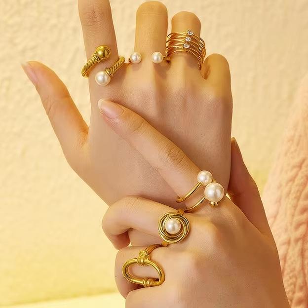 Japan and Korea Simple Hollow Oval Knot Ring Women's Personality Fashion Stainless Steel Ring Titanium Steel Geometric Accessories