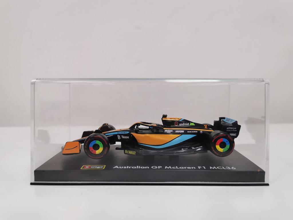 Bburago Signature Series 2022 F1 McLaren MCL36 Daniel Ricciardo Bburago 2022 F1 McLaren Daniel Ricciardo Race Sports Car Diecast Car Diecast Model