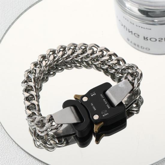 Europäischer und Amerikanischer Stil Vielseitige High Street Funktionale Doppellagige Kubanische Kette Titanstahl Kurze Vintage Halskette Armband Großhandel für