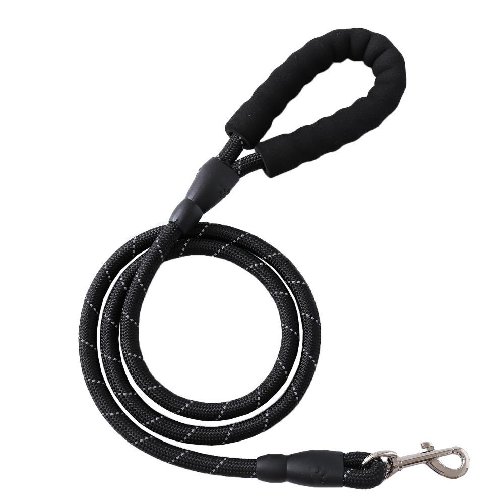 Pet leash, outdoor dog walking explosion-proof flushing does not restrain hands reflective dog p rope pet leash