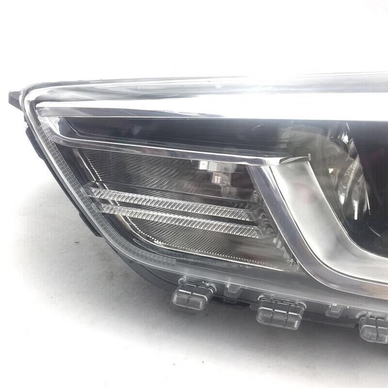 Compatible with 2015-2018 Hyundai IX25 Headlight Front Lamp Assembly