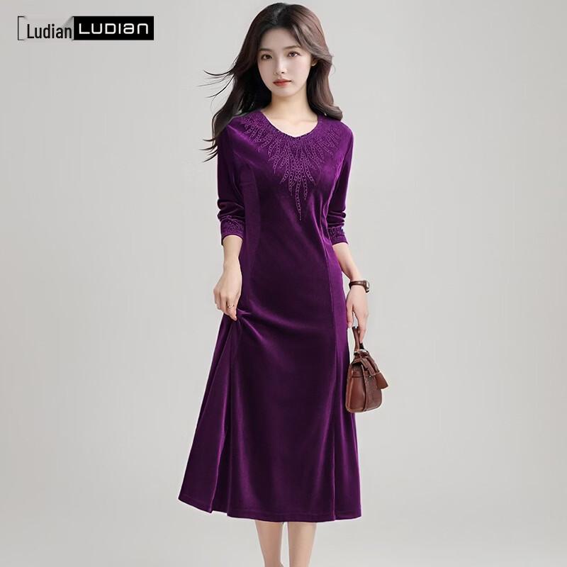 

Women s V-Neck A-Line Velvet Embellished Dress 185/104A