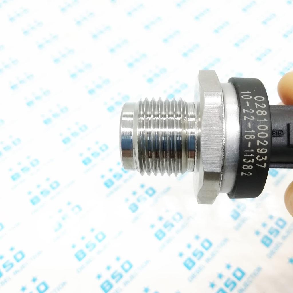 Fuel Rail Pressure Sensor Pressure Regulator OEM number 0281002937 For Cummins Volvo Iveco Man Fiat Renault FENDT