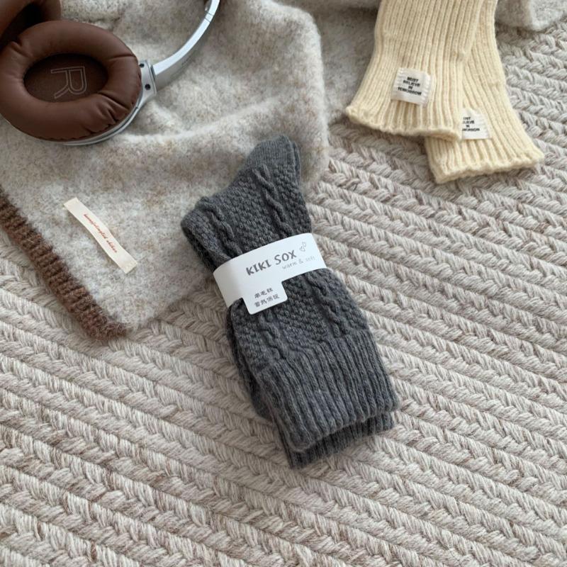 

Women s Autumn and Winter Plush and Thick Warm Twist Wool In The Tube Pile Socks 1 pair серый
