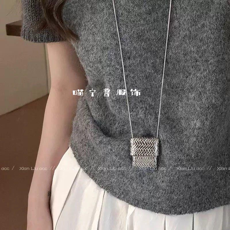 Geometric Pendant Necklace With Large And Small Squares