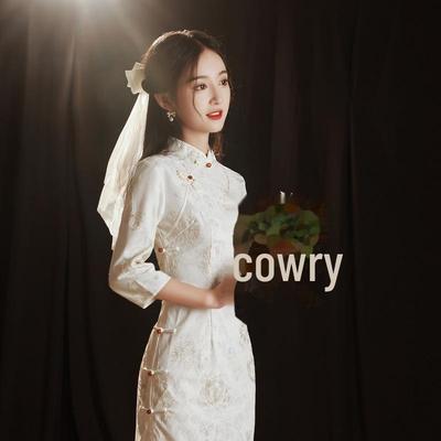 Elegantes Herbst-Weißes Langarm-Cheongsam für Junge Frauen