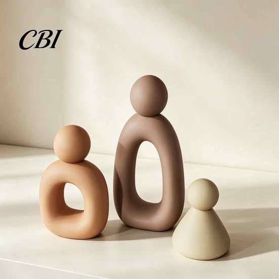 Nordic Style Art Ornament Family of Three Sculpture, Resin Abstract Figurine, Modern Minimalist Tabletop Decor for Office Desk Home TV Cabinet