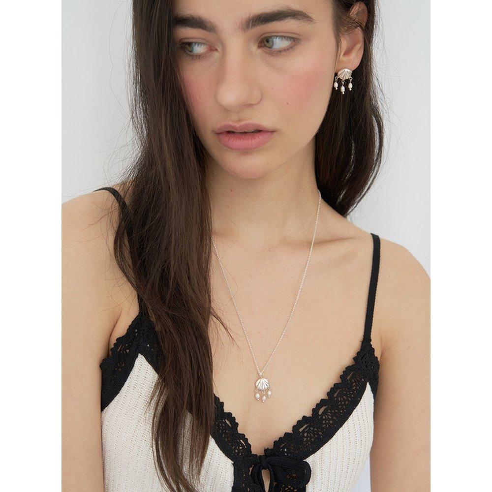 Concha Pearl Drop Necklace