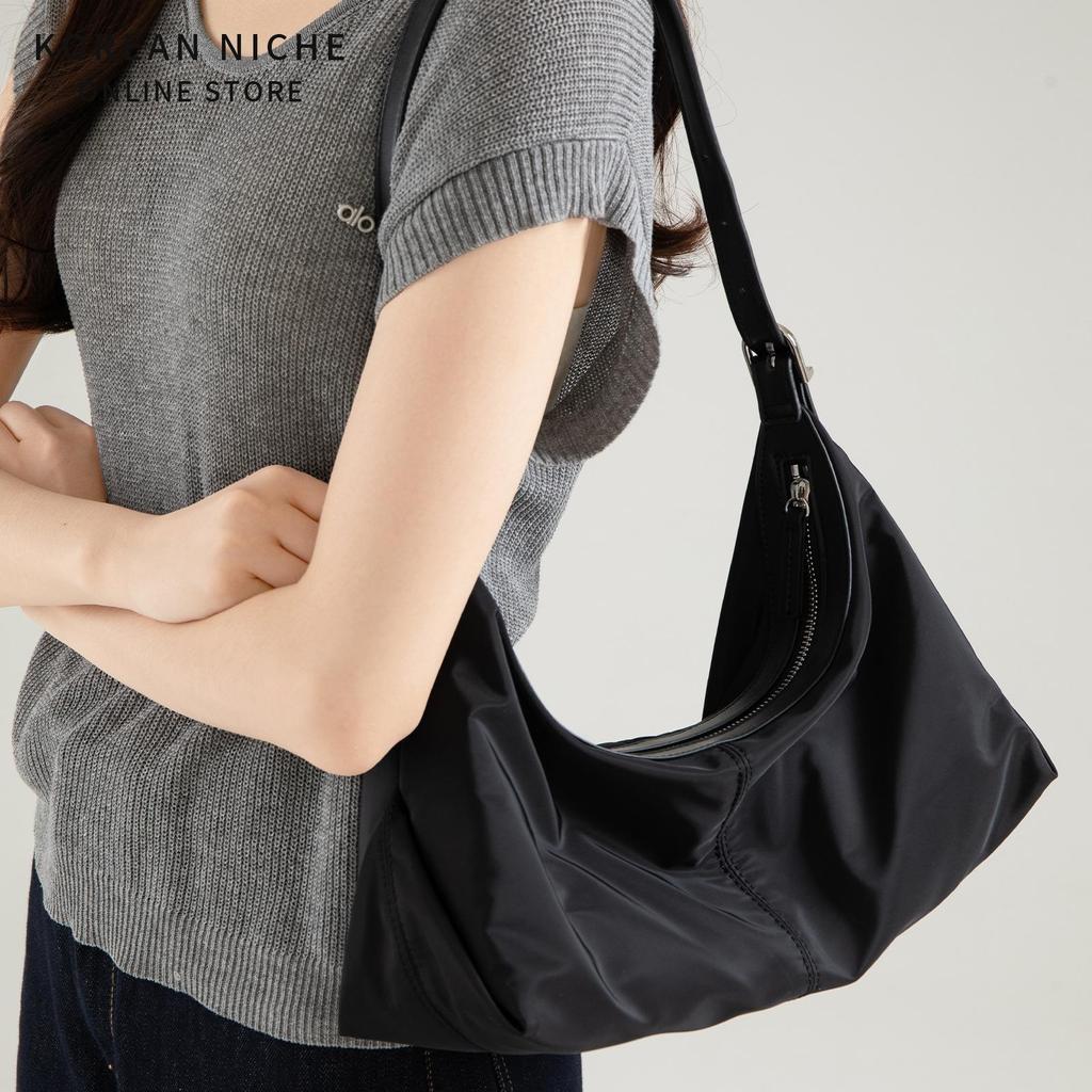 Large Capacity Nylon Material Underarm Bag, Lightweight and Versatile, Niche Design, Simple and Lightweight Handheld Shoulder Bag for Women