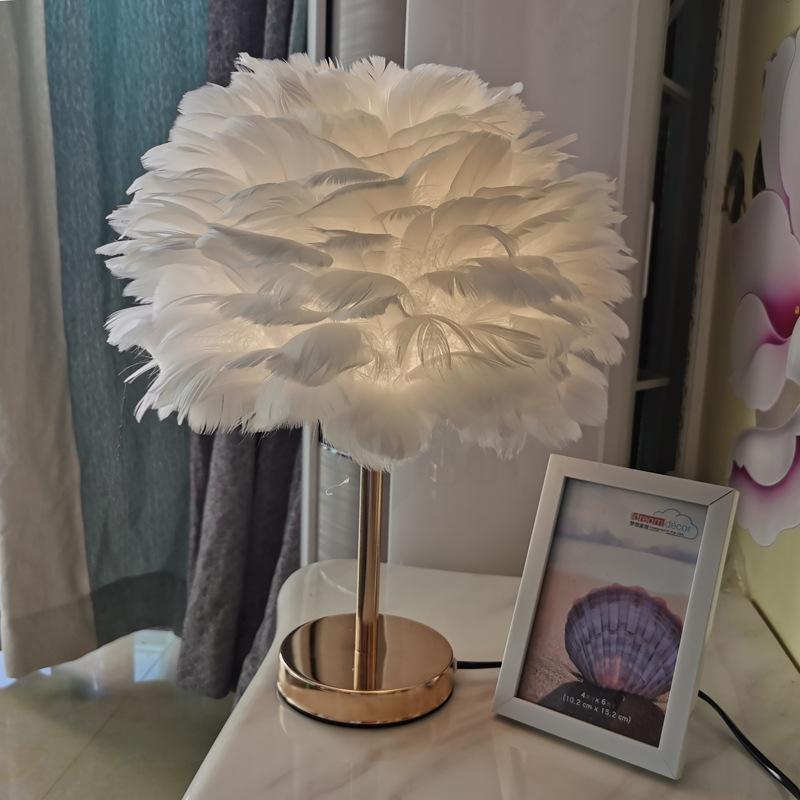 Feather Modern Table Lamp Bedroom Table Lamp Bedside Lving Room Coffee Decorative Lights Christmas Decoration Romantic Ligsting