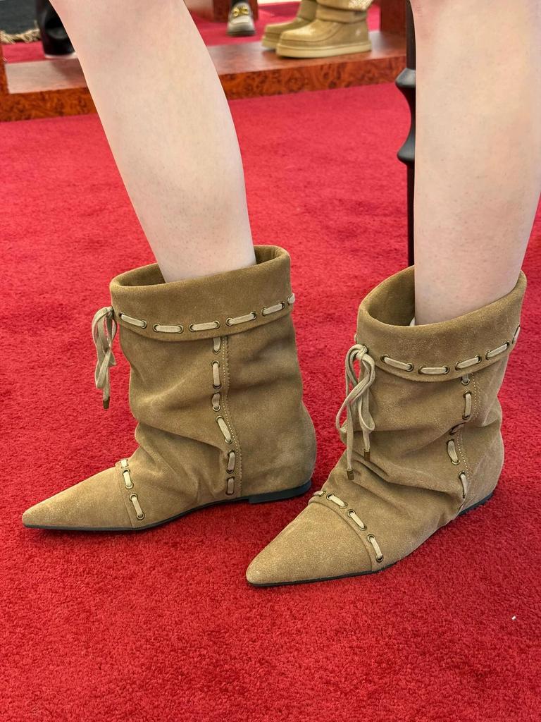 Super soft lambskin~ pleated tip inner height increase 5cm small short boots women's retro niche Martin boots western cowboy boots