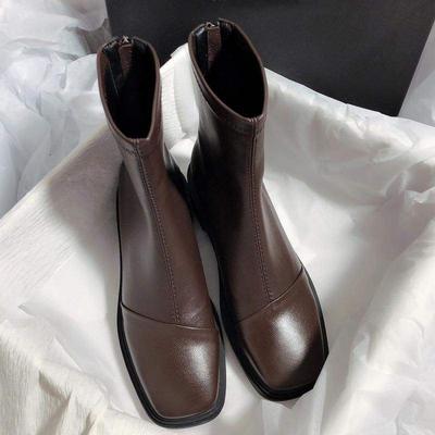 2025 Herbst und Winter neue flache quadratische dicke elastische Stiefel einfach und vielseitig Mode französische dünne kurze Stiefel Damen