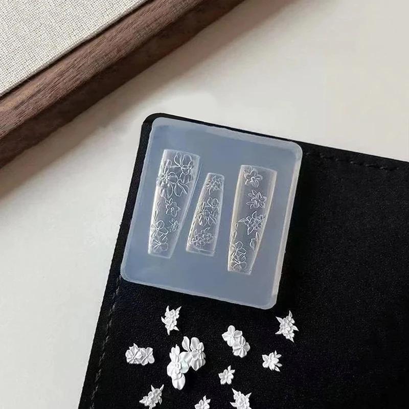 1Pcs Cartoon Christmas Silicone Nail Mold Baroque French Style High Transparent 3D Relief Nail Template DIY Nail Art Decorations