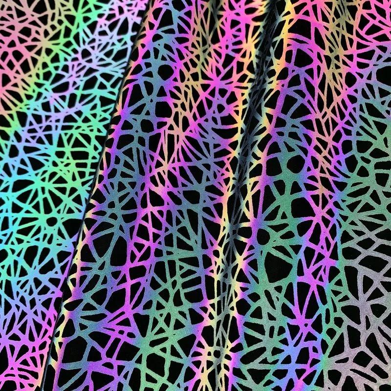 Reflektierender Zauberstoff, der im Dunkeln in Regenbogenfarben leuchtet – brillant reflektierender Polyesterfaserstoff, Meterware für DIY-Nähprojekte