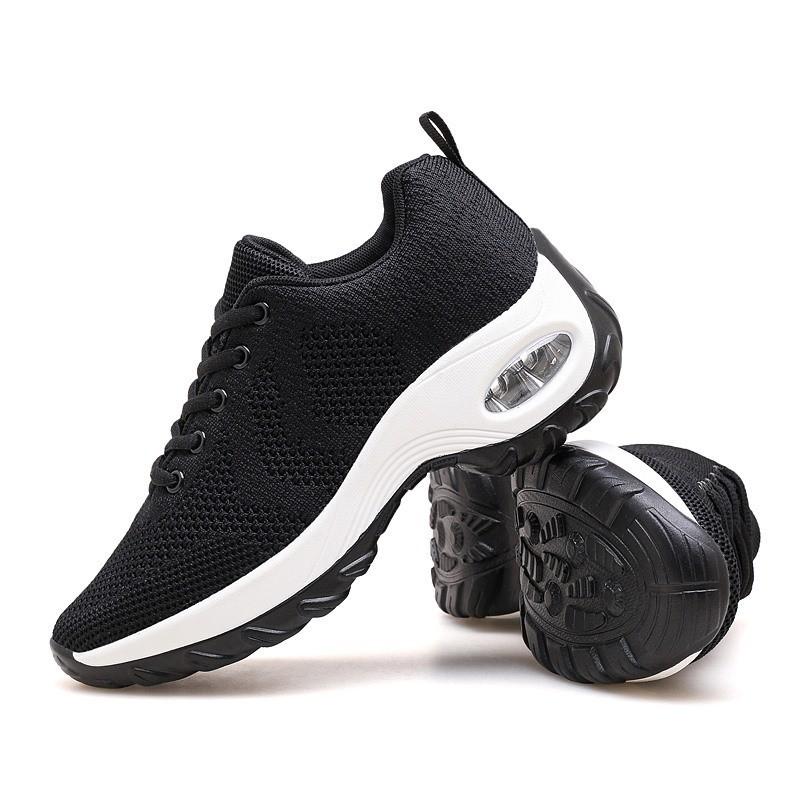 

Outdoor travel large size fly-woven sports shoes air cushion 42