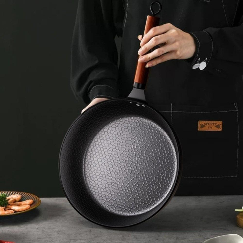 Wooden Handle Hammered Iron Wok Non Stick Steak Cooking Pot Thickened Frying Pan  Restaurant