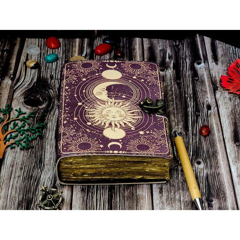 Slunce a měsíc Ručně vyráběný kožený deník Papír s ručním okrajem, Prázdná kniha kouzel stínů grimoár deník, dárek pro něj cestovní kniha