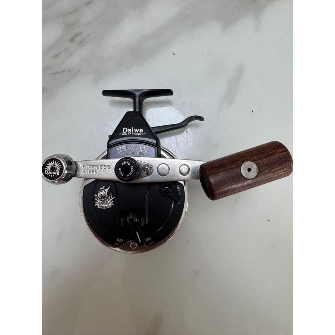 Used Daiwa Viking SS-77LB single axis reel all working properly