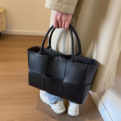 Dámská pletená taška přes rameno 2025 s velkou kapacitou - Vysoce kvalitní módní tote taška pro dojíždění