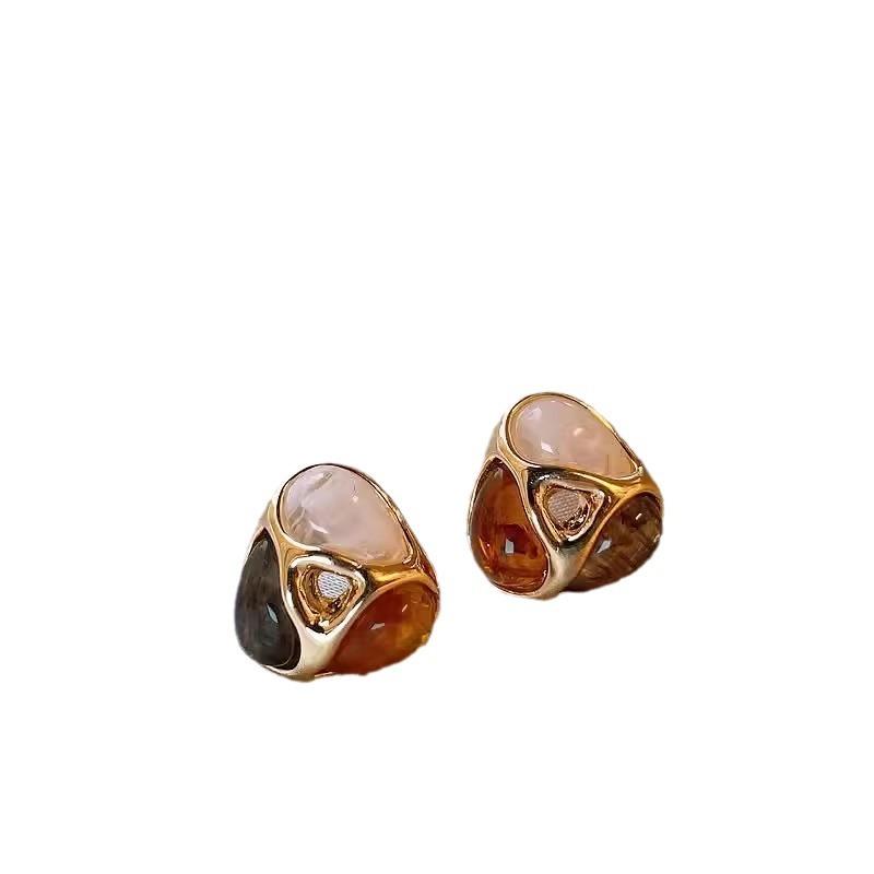 Maillard Retro Coffee Earrings Vintage Hong Kong Luxury Studs Chic Versatile Accessories for Women