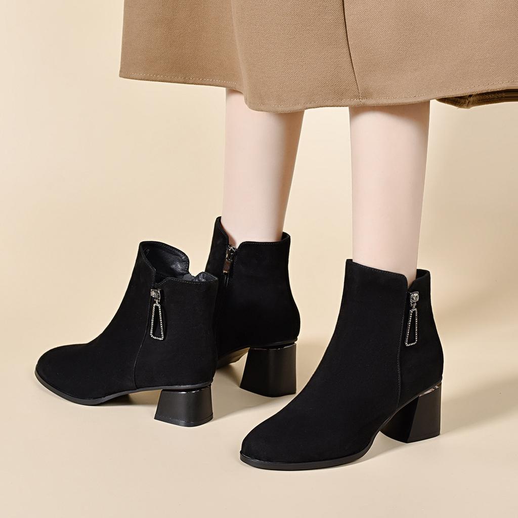 Fashion boots women's 2025 autumn and winter new simple temperament black sheepskin short boots water drop buckle thick heel high heel boots leather