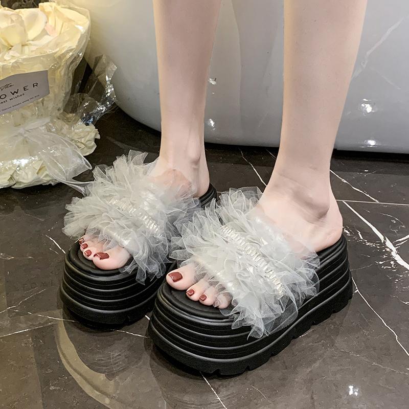 Mode 8CM Hohe Plateau-Slipper Damen 2025 Sommer Neu Dicksohlige Damen High Heels Blume Strand-Sandalen Ethnischer Stil Flip Flops