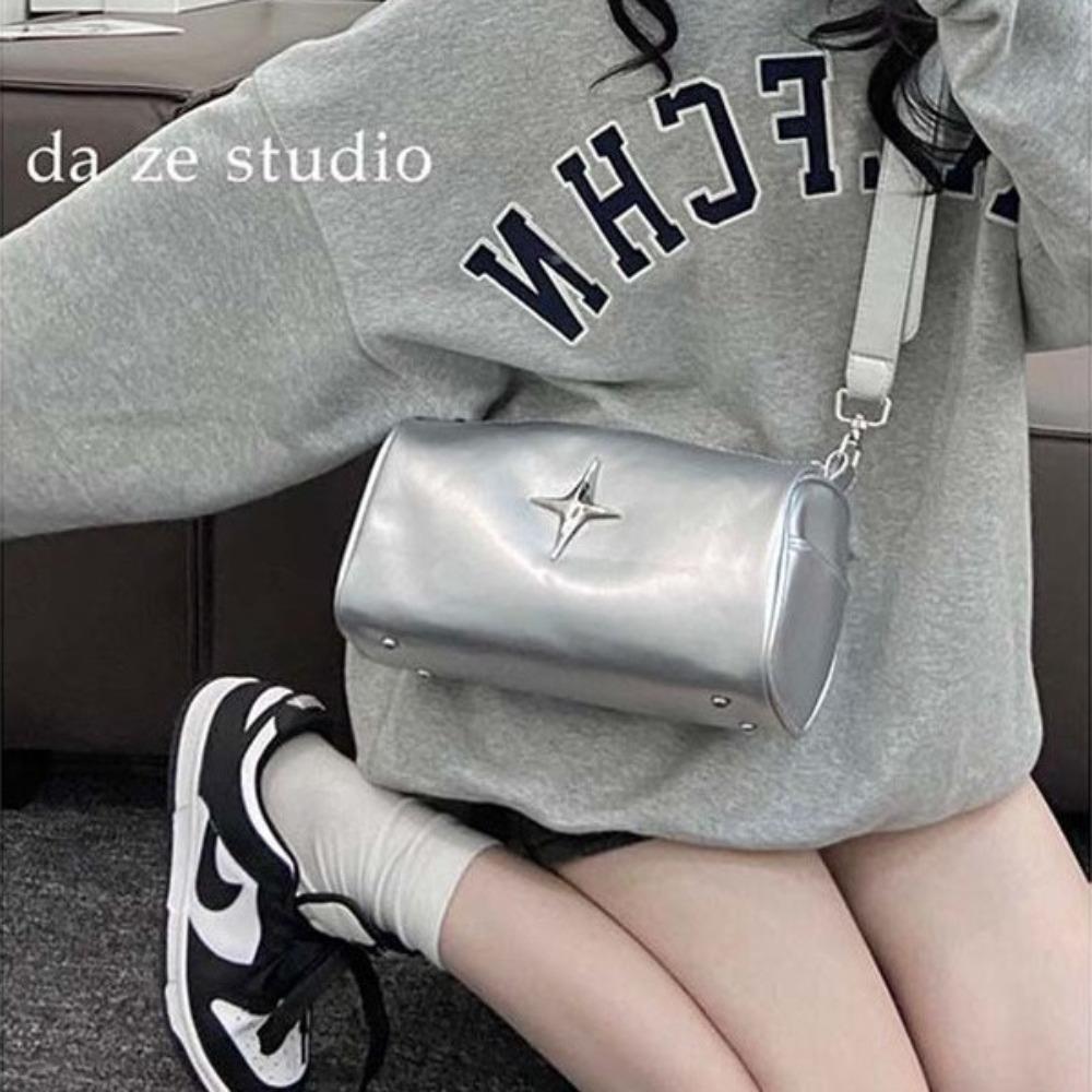 

This year s popular small bag women s 2024 new shoulder crossbody large capacity y2k Spice Girl niche silver bucket bag срібний
