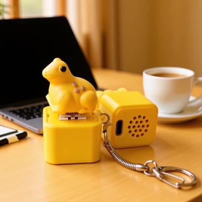 Porte-clés Bouton avec Son de Grenouille Réaliste et Lumière LED Mignon Jouet Anti-Stress Souvenir Unique de Grenouille Cadeau d'Anniversaire pour Amoureux des Grenouilles