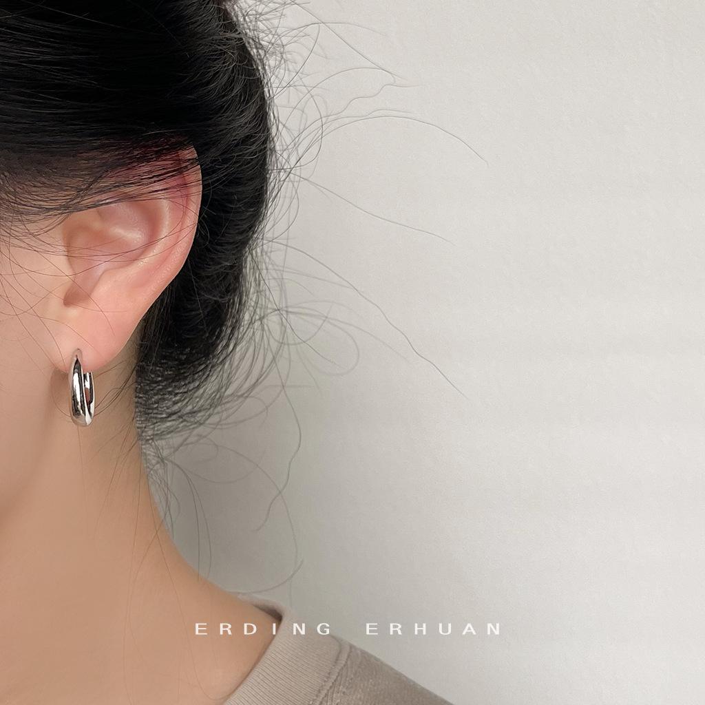 Heavy Industry Texturalism Plated 14K Versatile Light Luxury Earrings Fashion Commuter Glossy Round Earrings