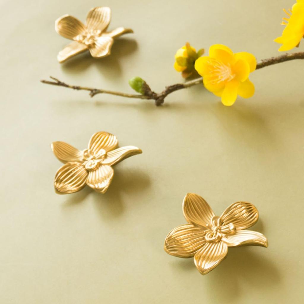 Petal Knobs Brushed Gold Cabinet Knobs, Dresser Drawers Knob Cute Handle Hardware Door Knobs, 4 Pack