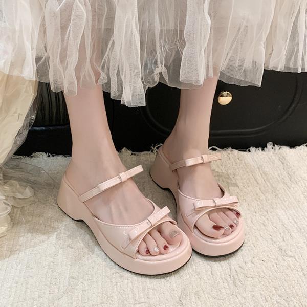 Fashion Slippers Casual Summer Women's Shoes Pantofle Shale Female Beach Slides Platform Luxury Soft 2025 Sabot Fashion Scandals