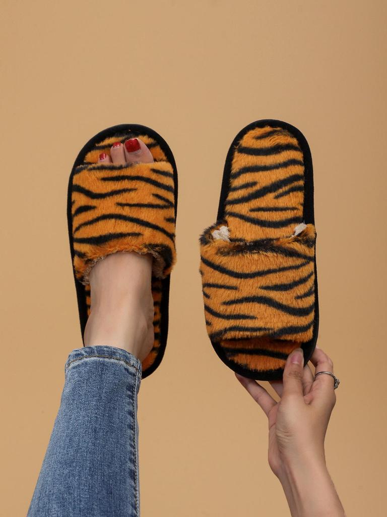 Leopard Print Open-Toe Flip-Flops for All Seasons