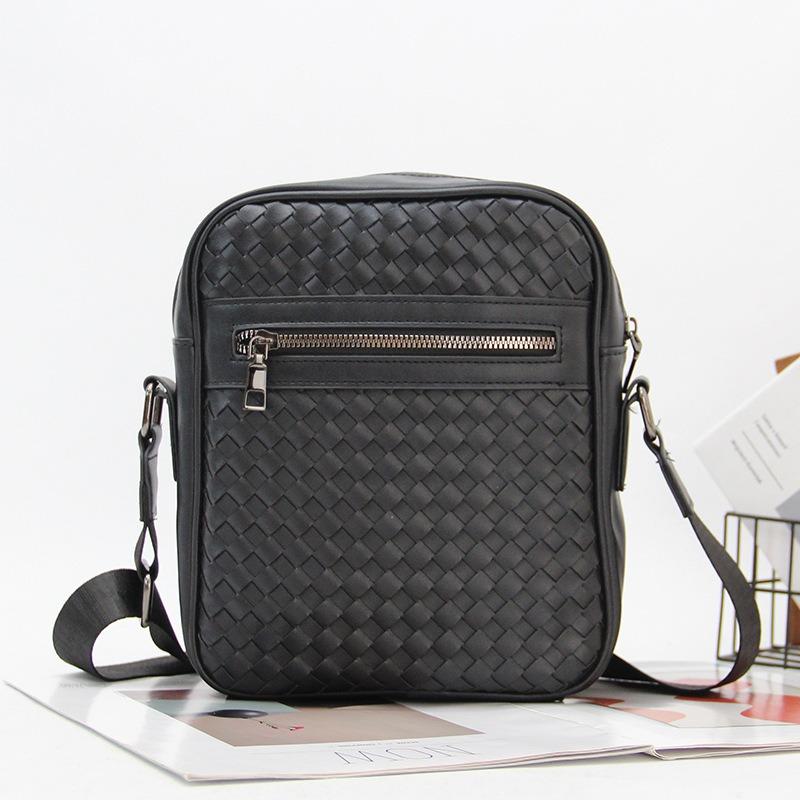 Men's bag handwoven shoulder bag vertical rest messenger bag business messenger bag Korean version fashion small square bag tide