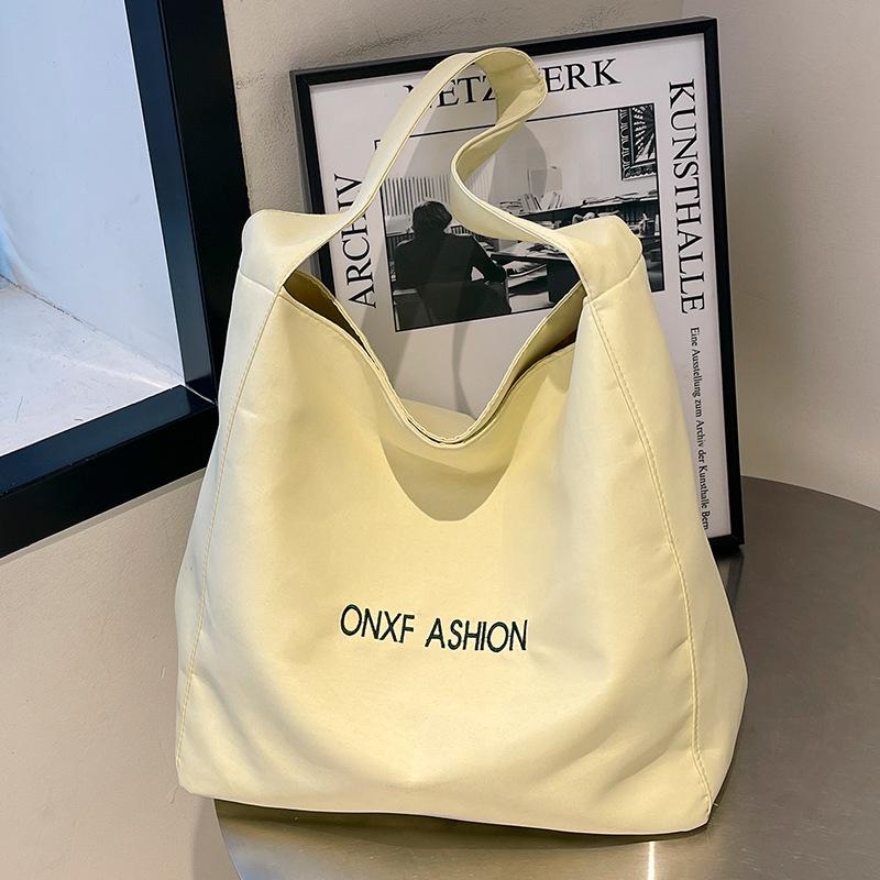 

Japanese nylon cloth bag women s spring 2025 new student commuting casual versatile bag niche shoulder bag