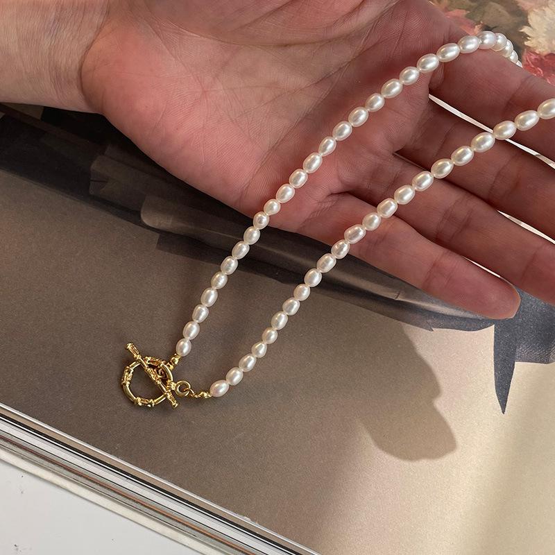 

French Retro Freshwater Pearl & Rose Clavicle Necklace - Versatile Layering Fashion