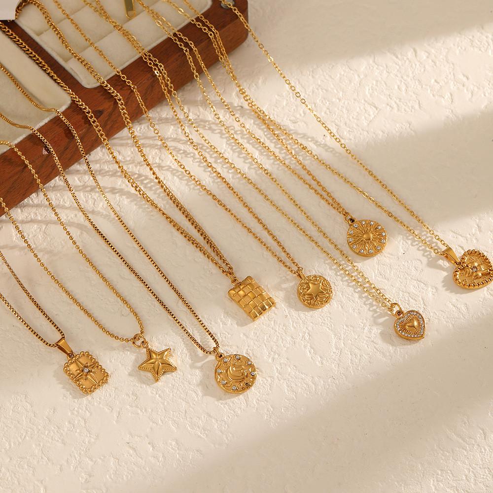 Style Star Moon Necklace For Women With 18k Gold Plating And Diamond Embellishments
