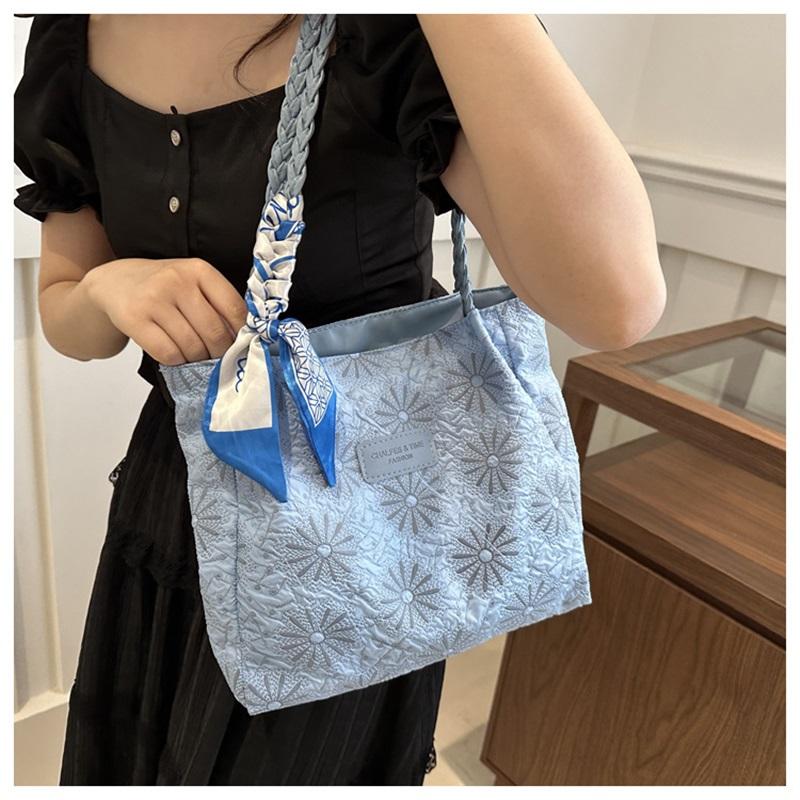 Embroidered large bag for women 2024 spring and summer new forest style small fresh tote bag canvas embroidered ribbon shoulder bag