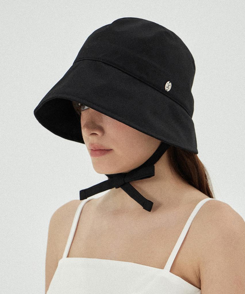 Bajal Va Curved Oval Metal Bonnet Hat Black