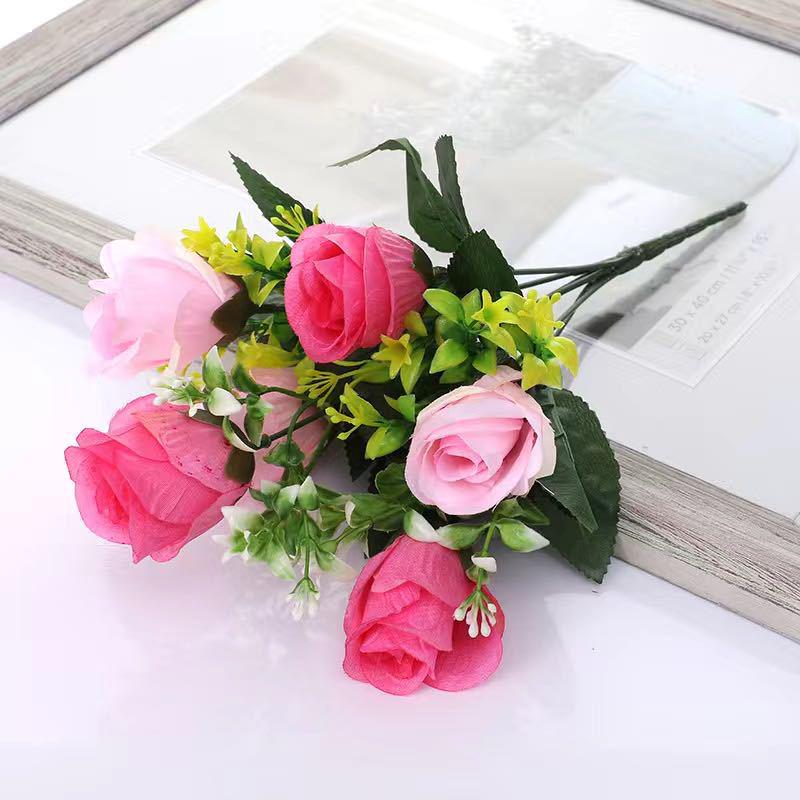 Silk Rose Flower Bouquet: Artificial Flowers for Dining, Bedroom, Living Room Decor and Creative Ornament Figurines.